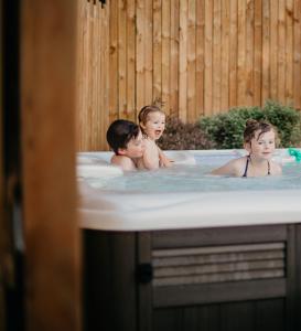 Maisons de vacances Grand loft avec Jacuzzi et Home Cinema : photos des chambres