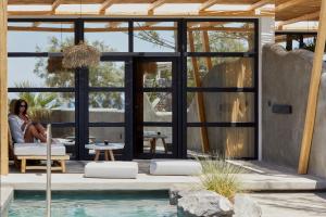 Oscar Beachfront Suites - Adults Only