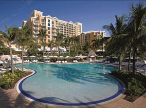 Charming 5 Star Condo Unit Situated at Ritz Carlton-Key Biscayne