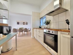 Palm Street Apartment