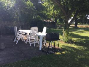 Maisons de vacances Nuitees au calme de la campagne bourbonnaise : Maison 3 Chambres