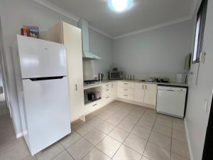 Unit 4 3 Mouarn St Carey Park