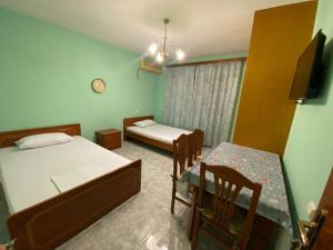 Lovely 2 bedroom rental unit with garden view city center