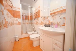 Orange by 3City Rentals