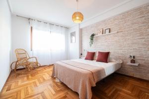 Amplia Vivienda con Garaje