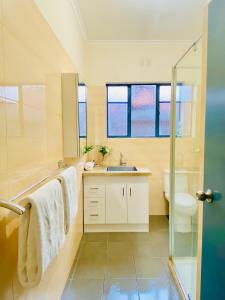 Bay Rd Kids & Pet Friendly Free Parking