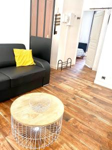 Appartements Grand T2 en Rez-de-jardin et petite place de parking : photos des chambres