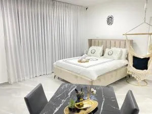 סוויטת עין הים - יחידת דיור פרטית מול הים והמרינה - Kohav Michael