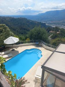 Sejours chez l'habitant Chalet studio les etoiles d'Azur : Chambre Double - Vue sur Montagne