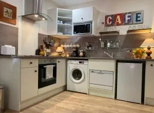 Fantastic Ground Floor Apartment Opposite Thermes - Saint-Mamet