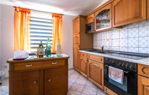 Cozy Home In Kavran With Wifi