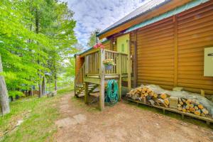 Waterfront UP Badger Lodge BnB on Powell Lake