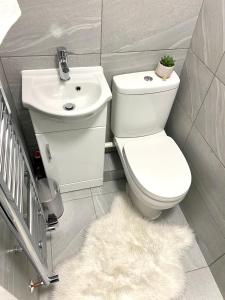 London Studio Self Contained, Newly Furbished