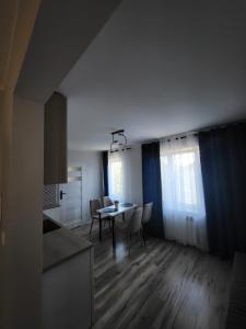 SKY BLUE LOQUS Studia i Apartmenty