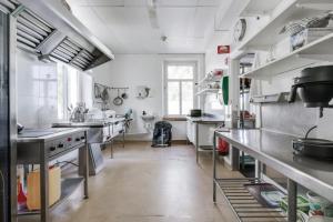 Double Room Shared Bathroom - Annex (access to kitchen) room in Hotell Hof