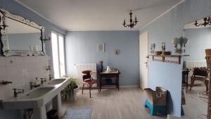 Maisons de vacances Au Moulin des Pres - Gite 15 couchages au bord de l'eau : photos des chambres