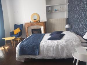 Chambre au Manoir de lOnde, au bord de lYonne, près de Sens