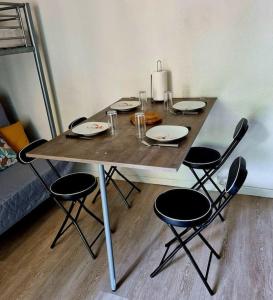 Appartements Superbe Studio en plein coeur de Luchon : photos des chambres