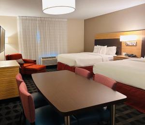 Studio, 2 Queen room in TownePlace Suites by Marriott Clinton