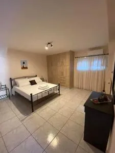 Maria's Modern Apartment , Monemvasia - Yérakas