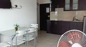 Linda Suite Tonsupa 2 cuadras del mar 2 piscinas Av. Club del Pacifico