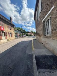 Appartements Au bord de la Furieuse, proche de la Grande Saline et des Thermes de Salins-les-Bains : photos des chambres