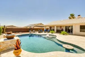 Pool, Bar and Grill Lake Havasu Oasis! - Паркер