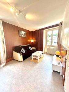 Appartements Au bord de la Furieuse, proche de la Grande Saline et des Thermes de Salins-les-Bains : photos des chambres