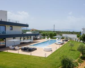 Aesthea 5-star Villa, 2Pools, Gym, Cinema, Sauna, By ThinkVilla
