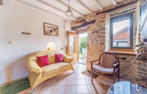 Maisons de vacances Two-Bedroom Holiday Home in Razecueille : photos des chambres