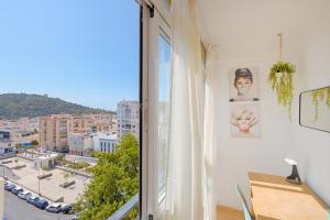 C27 Great 3 Bedroom Apt Close to Center