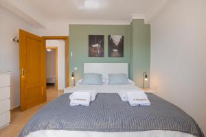 C27 Great 3 Bedroom Apt Close to Center