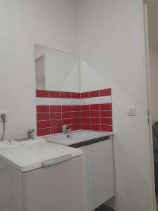 Appartements BOUGAINVILLIER -1 Min RER Paris Disney- Wifi Parking : photos des chambres