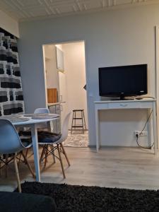 Kompakti yksiö numero 3 pienkerrostalossa