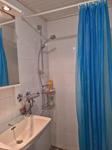 Kompakti yksiö numero 3 pienkerrostalossa