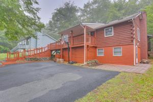 Pocono Vacation Rental with Game Room!