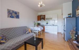 Gorgeous Apartment In Umag With Wifi 