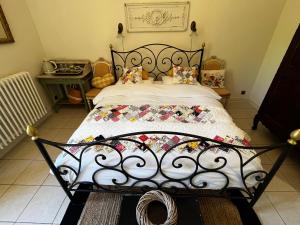 B&B / Chambres d'hotes Le Bouquet Bleu : Chambre Double avec Salle de Bains Privative