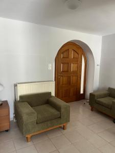 Errikas home near Athens Airport
