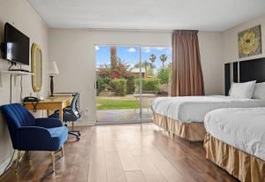 Double Room with Two Double Beds - Non-Smoking room in Travelodge by Wyndham Cathedral City