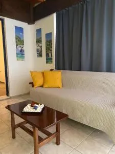 Yellow Beach House - Logaras