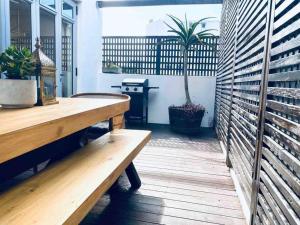 Stylish Bree Street Apartment - The Perfect Urban Getaway
