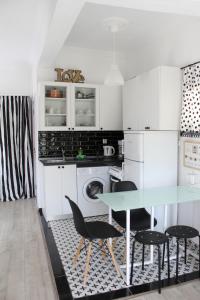 Theane mint - Private outdoor parking on site