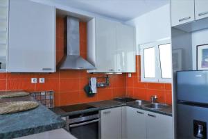 Το σπίτι δίπλα στη θάλασσα The house by the sea