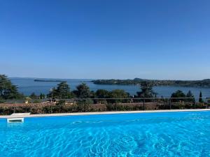 Feli Holiday Home - Panoramic pool lake view in Gardone Riviera