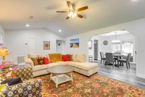 Modern Ocala Oasis with Fire Pit and Gas Grill!