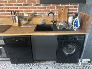 Superbe T2 type loft proche Paris La Défense Arena et 30 min stade de France