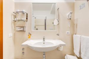 Economy Room with Bunk Beds room in Best Western Hotel La Solara