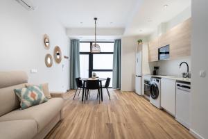 Marina Beach Apartments