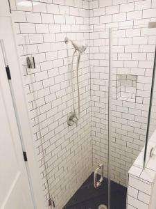 Liz Lane Cottage- entire guesthouse